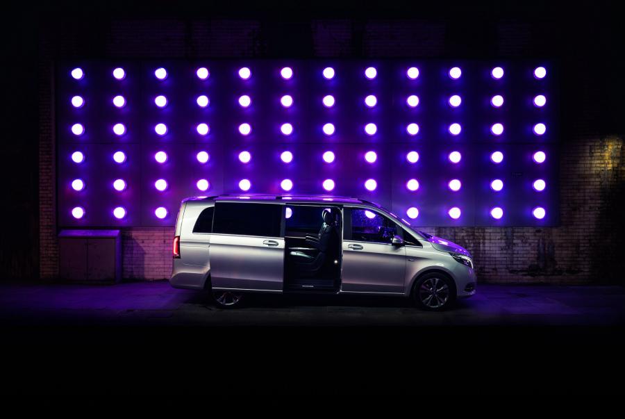  Mercedes-Benz V250 BlueTec Extralang Avantgarde 2015 года  (UK) (фото 4 из 24)